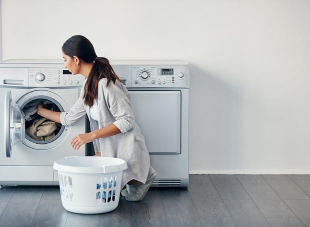 lavando roupas de cama
